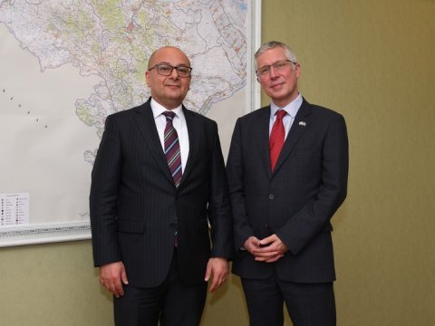 İngilis səfir minatəmizləmə işlərini yüksək qiymətləndirdi