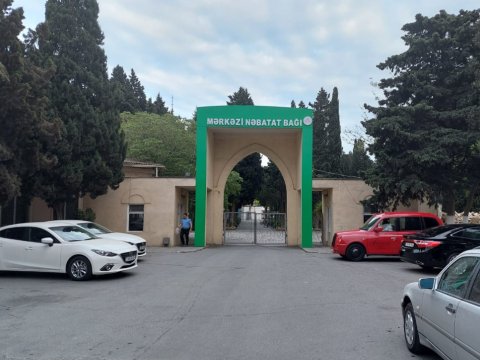 Mərkəzi Nəbatat Bağına giriş BAĞLANIR