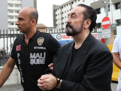 Adnan Oktara 8658 il həbs cəzası verildi