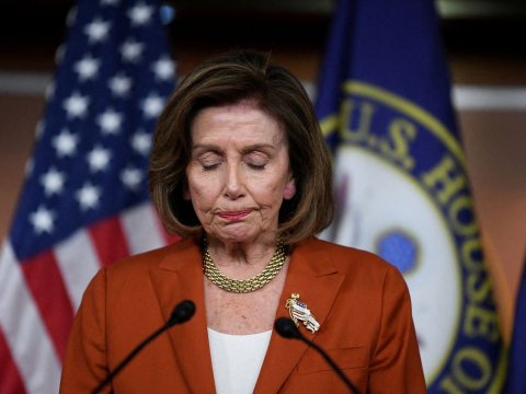 Pelosi vəzifədən getdiyini açıqladı