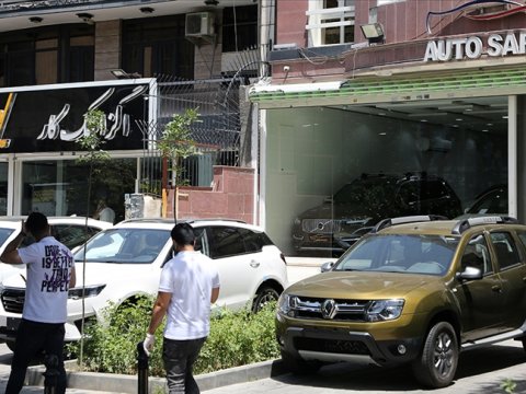 İran Fransa avtomobillərinin idxalına QADAĞA QOYDU