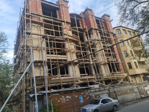 Bəzi binaların tikintisi dayandırıldı - VİDEO