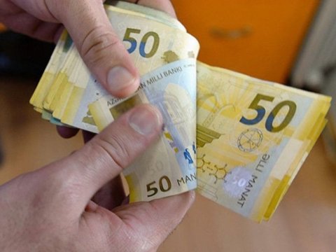 Əhalinin banklardakı əmanətləri 27 faiz artıb