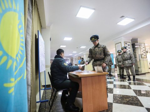 Qazaxıstanda seçicilərin 69.4%-i səs verib