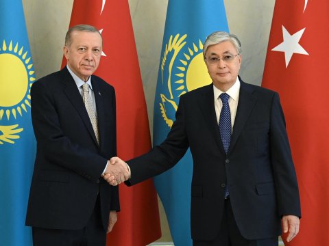 Ərdoğan Tokayevi təbrik etdi 