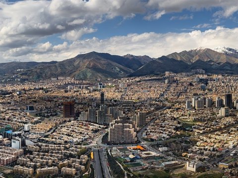 Tehranda bağçalar və məktəblər bağlandı