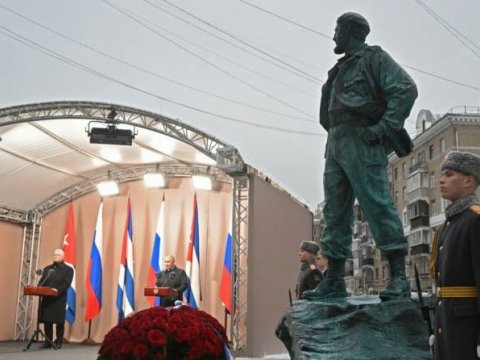 Moskvada Fidel Kastronun abidəsi ucaldıldı