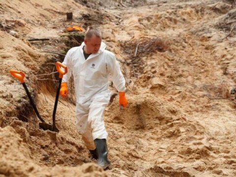 Donetskdə kütləvi məzarlıqda 10 azərbaycanlı meyiti tapıldı