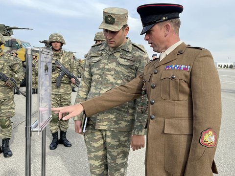 NATO nümayəndələri döyüş texnikaları ilə tanış oldular - FOTOLAR