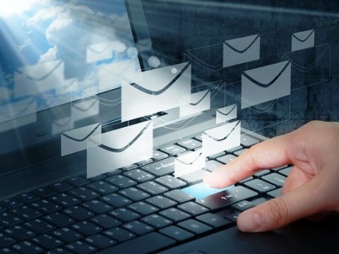 700 mindən çox elektron poçt BLOKLANIB