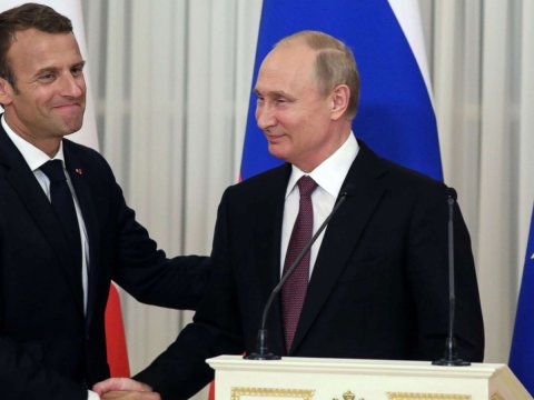 Makron Putinlə danışıqlar aparmaq İSTƏYİR