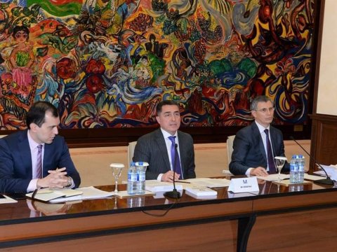 Milli Məclisdə mətbuat konfransı keçirildi