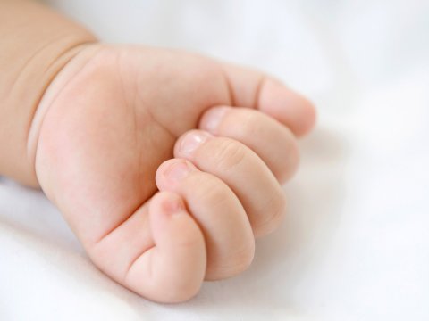 Ata 2 yaşlı oğlunu BIÇAQLADI