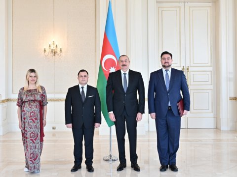 İlham Əliyev yeni səfirləri qəbul etdi - FOTOLAR