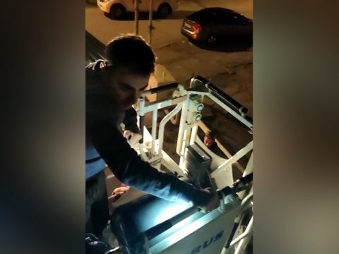 24 yaşlı oğlan binadan yıxılıb - VİDEO