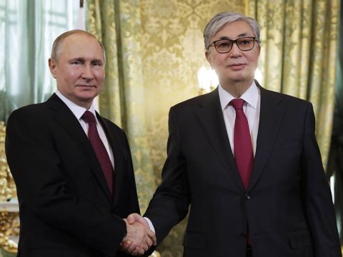 Tokayev Putinlə görüşə gedir