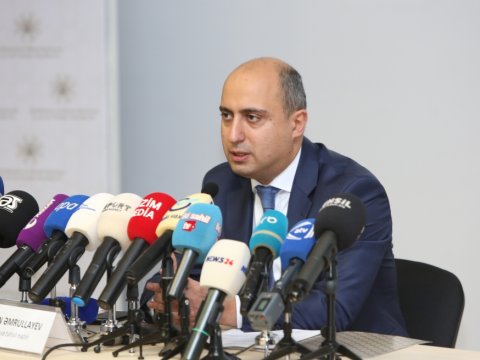 “Tariximizi öz dilimizdə tədris etməliyik” - Emin Əmrullayev