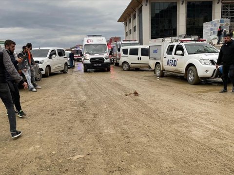 Türkiyədə məscid tikintisi zamanı qəza - Ölən var