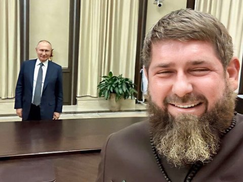 Kadırov Putinlə selfi çəkdirdi - FOTO