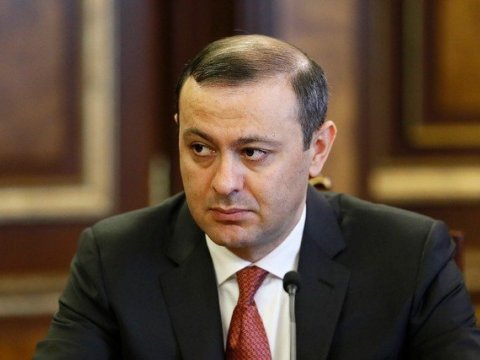 Ermənistan Təhlükəsizlik Şurasının katibi Fransaya gedir