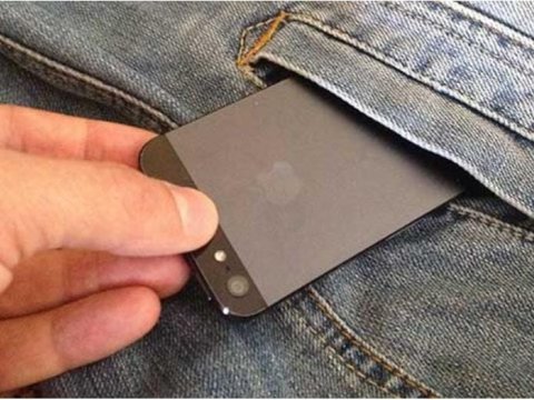 Keçmiş məhkum metroda 3 nəfərin telefonunu OĞURLADI
