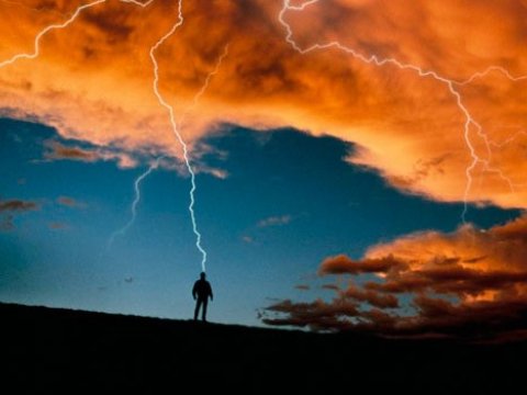 Gözətçi postuna ildırım düşdü - Yaralılar var
