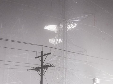 Təyyarə qəzası minlərlə ailəni işıqsız qoydu