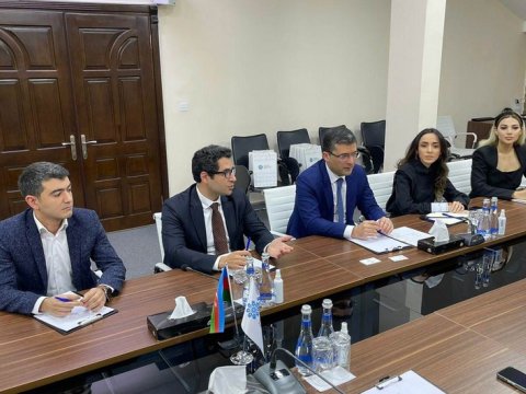 MEDİA rəhbəri xarici jurnalistlərlə görüşüb - FOTO