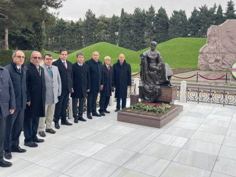 Güney Azərbaycan Keçici Milli Məclisinin üzvləri Bakıda - FOTOLAR