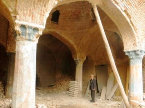 Təbrizdə tarixi tikili dağıdılıb