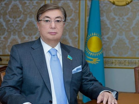 Tokayev Makronla görüşə getdi