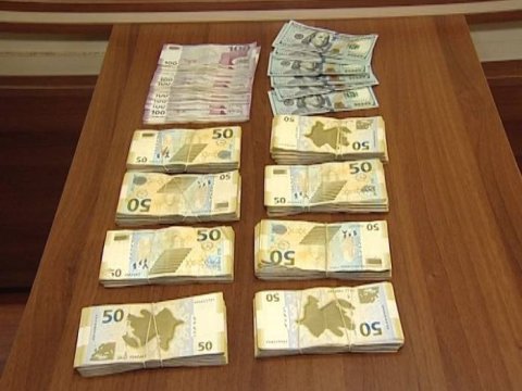 Bakıda mənzildən 44 min manat OĞURLANDI