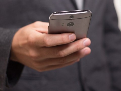 Bakıda 5 minlik telefon oğurlanıb