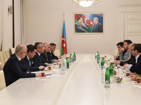 Rövşən Rzayev ispandilli jurnalistlərlə görüşüb - FOTOLAR