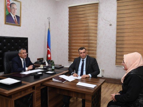 Komitə sədri vətəndaşları qəbul edib - FOTOLAR