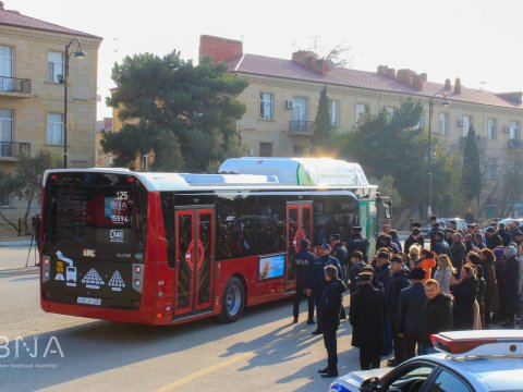 Avtobuslar 15 dəqiqəlik gecikmə ilə işləyir