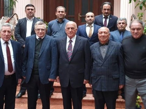 Əli İnsanovun partiyası YAP-a birləşəcək? - AÇIQLAMA