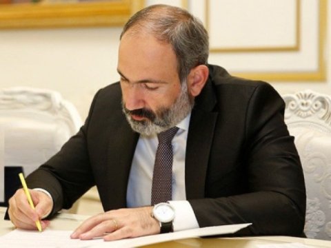 Paşinyan özünə köməkçi təyin etdi