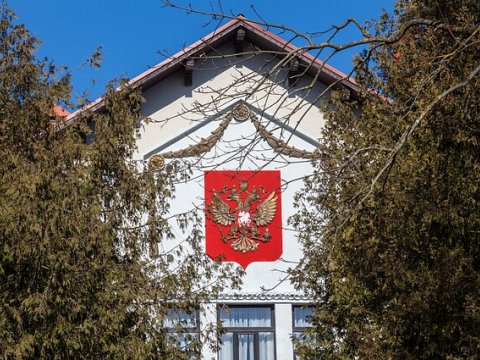 Litva rus diplomatı ölkədən qovdu 