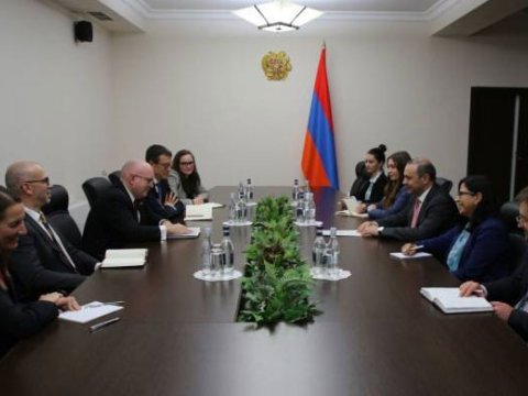 ABŞ nümayəndəsi Qriqoryanla danışıqlar apardı 