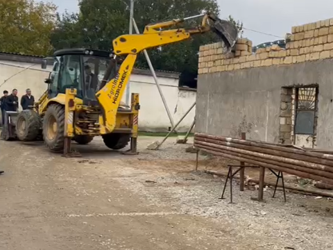 Qanunsuz tikilən obyekt söküldü - VİDEO