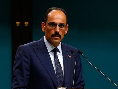 Ərdoğanın sözçüsü canlı yayımda jurnalistə əsəbiləşdi