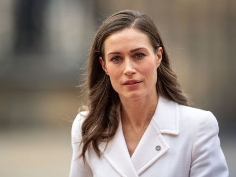 Rəqs videosu ilə bağlı sual Baş naziri özündən çıxardı