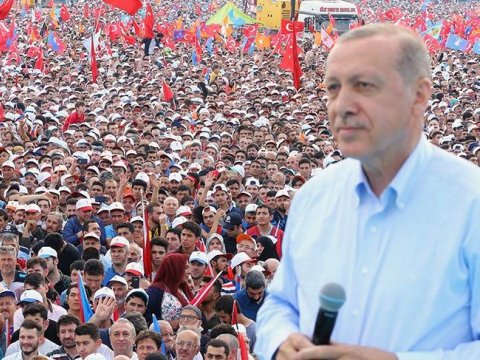 “Çırpınırdı Qara dəniz” – Ərdoğan seçkiyə bu mahnı ilə gedir