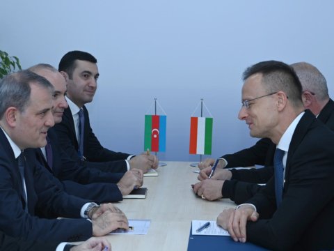 XİN başçıları danışıqlar apardılar