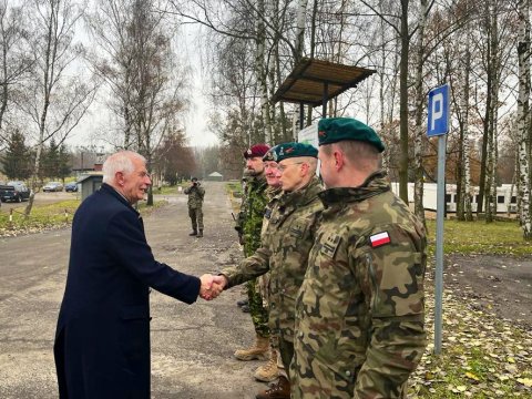 Borrel 15 min ukraynalı kursantı qarşılayacaq