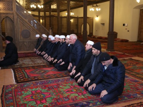Prezidentin ziyarət etdiyi məsciddə 100 il sonra namaz qılındı