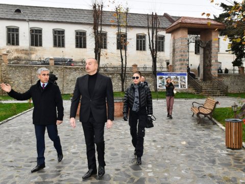 Prezident və xanımı Şəki Xan məscidində - FOTOLAR