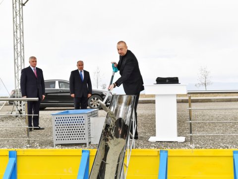 İlham Əliyev yeni zavodun təməlini qoydu