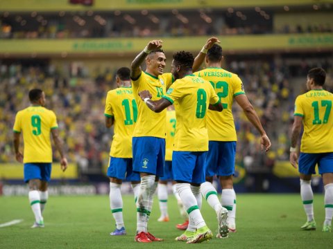 Braziliya uduzsa da, qrup lideri oldu - YENİLƏNİB